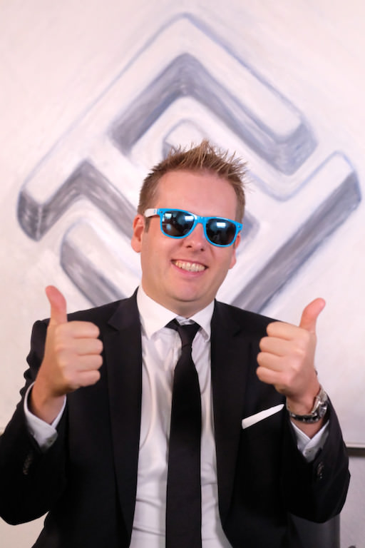 alexBack